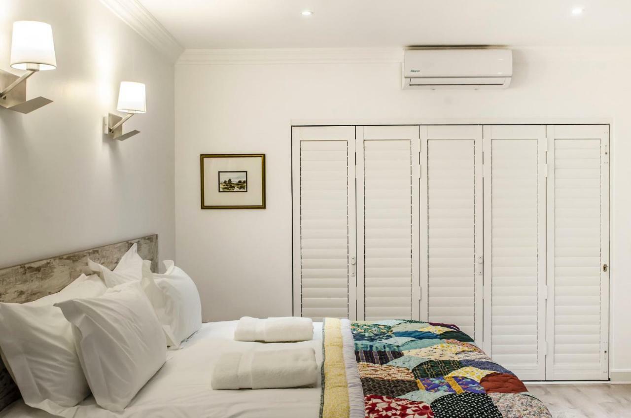 Somerset View Guest House Съмърсет Уест Екстериор снимка