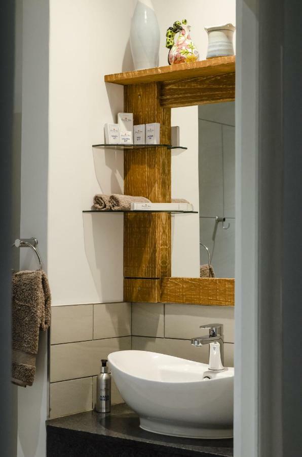 Somerset View Guest House Съмърсет Уест Екстериор снимка